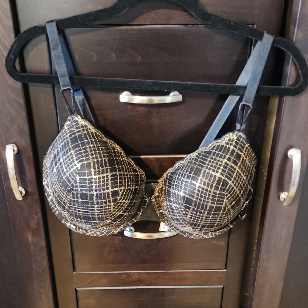 Victoria's Secret Black and Gold Underwire Bra with Adjustable Straps